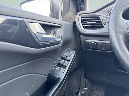 Used 2025 Ford Escape ST-Line AWD/4WD image 13