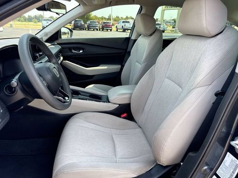 Used 2023 Honda Accord EX image 11
