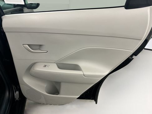 Used 2025 Hyundai Kona SEL AWD/4WD image 30