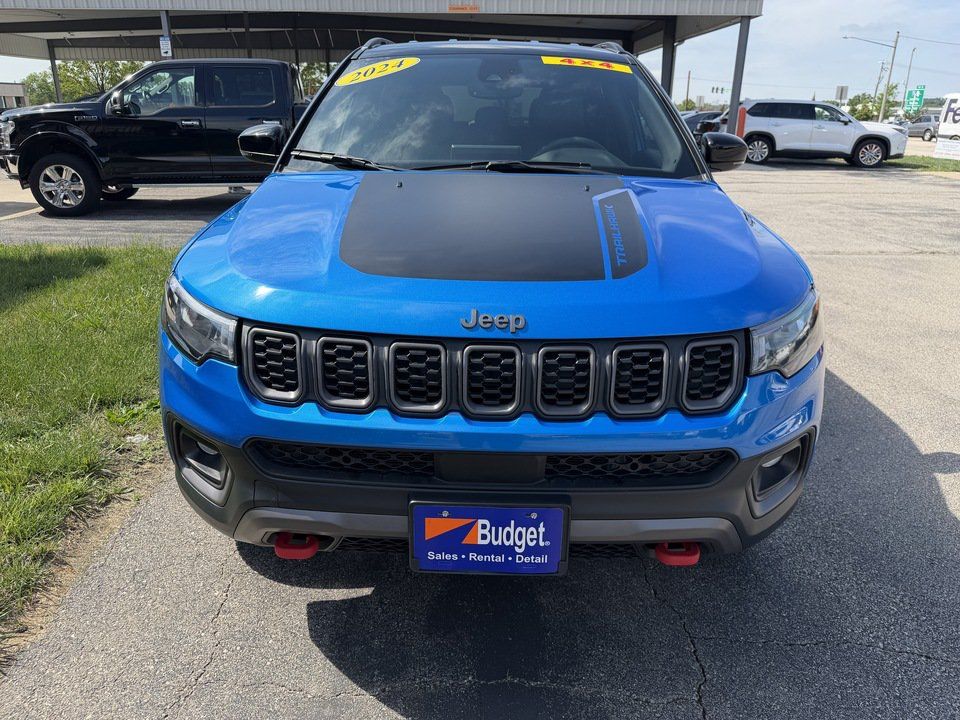 Used 2024 Jeep Compass Trailhawk AWD/4WD image 8