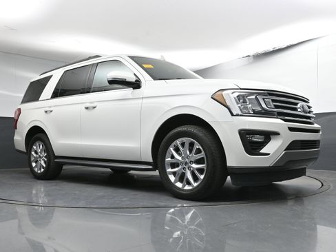 Used 2020 Ford Expedition XLT w/ Equipment Group 202A image 25