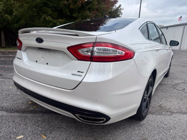 Used 2016 Ford Fusion SE w/ Equipment Group 202A FWD image 3