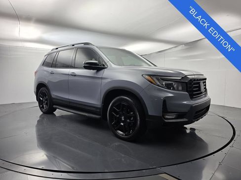 Used 2025 Honda Passport Black Edition image 1