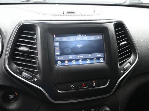Used 2021 Jeep Cherokee Latitude Plus AWD/4WD image 15