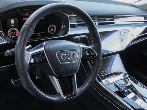 Used 2022 Audi S8 AWD/4WD image 10
