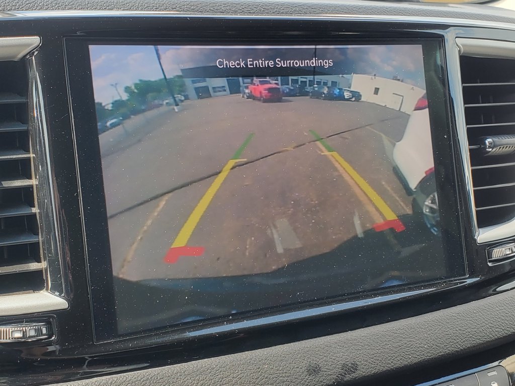 Used 2024 Chrysler Pacifica Touring-L FWD image 18