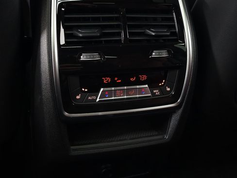 Used 2025 BMW X6 xDrive40i w/ Climate Comfort Package image 41