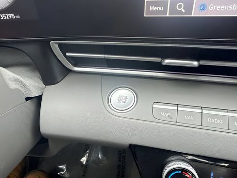 Used 2024 Hyundai Elantra SEL FWD image 12