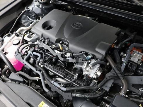 Used 2025 Toyota Camry LE image 9