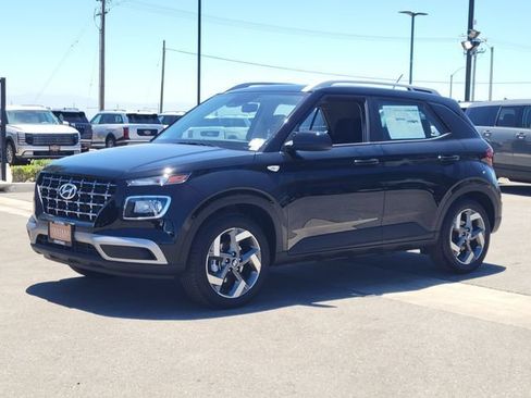 New 2026 Hyundai Venue SEL FWD image 2
