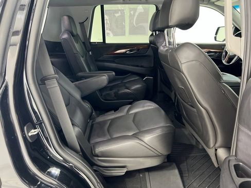 Used 2018 Cadillac Escalade Premium Luxury AWD/4WD image 26