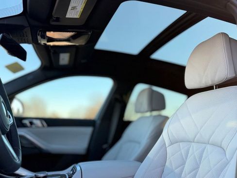 New 2026 BMW X6 xDrive40i w/ Climate Comfort Package image 18