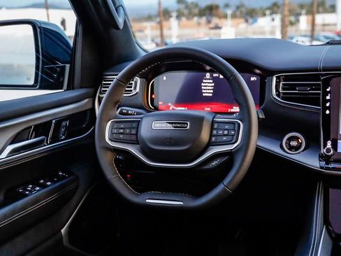 New 2026 Jeep Grand Wagoneer Limited image 18