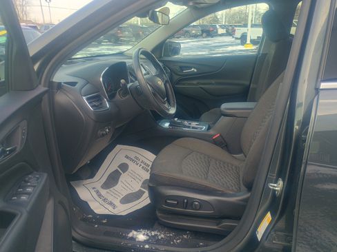 Used 2020 Chevrolet Equinox LT w/ Driver Convenience Package image 19