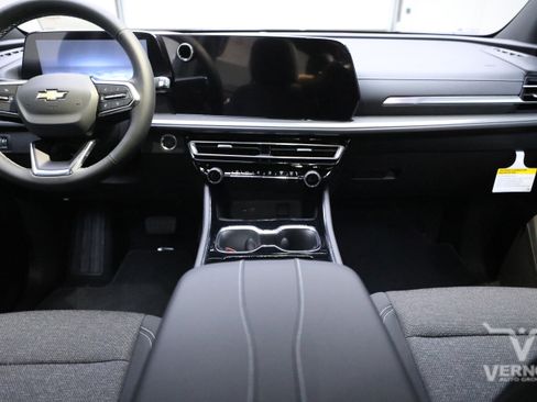 New 2026 Chevrolet Traverse LT image 13