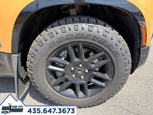 Used 2022 Land Rover Defender 110 X-Dynamic SE AWD/4WD image 9