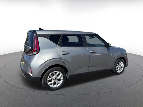 Used 2025 Kia Soul LX w/ LX Technology Package FWD image 14