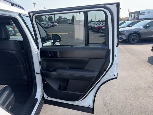 Used 2025 Hyundai Santa Fe Calligraphy AWD/4WD image 15