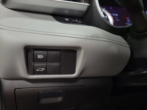Used 2022 Toyota Highlander XLE AWD/4WD image 26