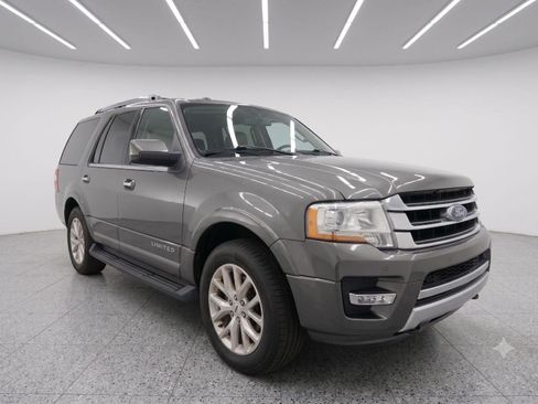 Certified 2017 Ford Expedition XLT RWD image 1