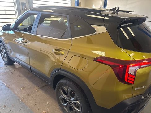 Used 2024 Kia Seltos S image 3