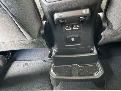 Used 2024 Jeep Wrangler Sahara image 38