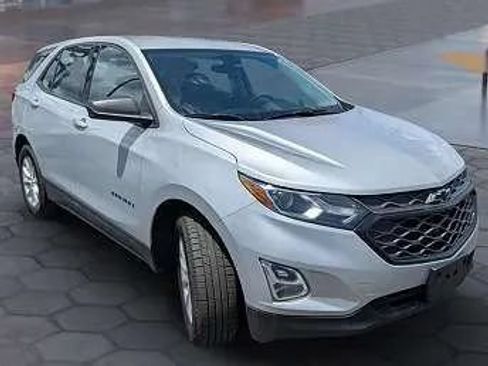 Used 2018 Chevrolet Equinox LS FWD image 1