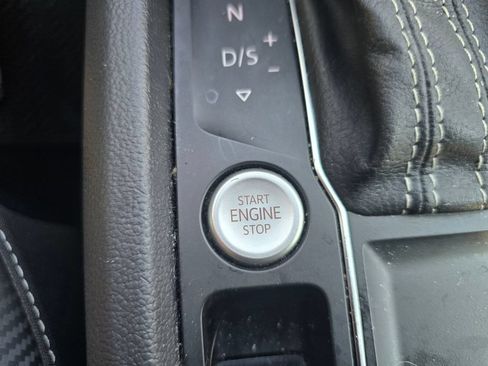 Used 2021 Volkswagen Atlas Cross Sport SE FWD image 29