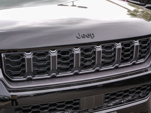 New 2026 Jeep Grand Cherokee L 4WD image 5