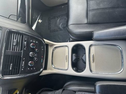 Used 2019 Dodge Grand Caravan SXT FWD image 18