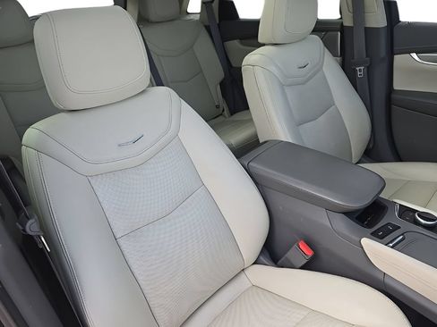 Used 2022 Cadillac XT5 Premium Luxury w/ Technology Package AWD/4WD image 23