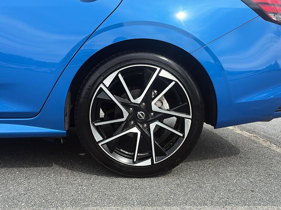 Certified 2025 Nissan Sentra SR FWD image 10