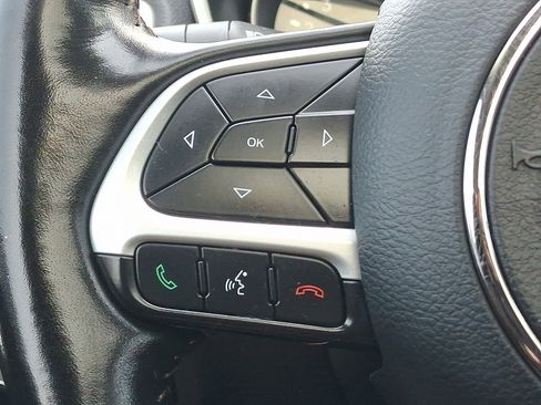 Used 2020 Jeep Compass Latitude image 23