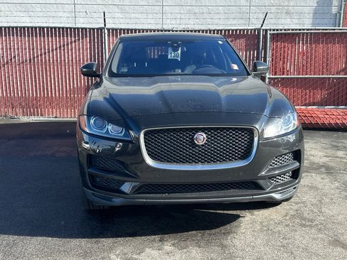 Used 2017 Jaguar F-PACE Prestige image 5