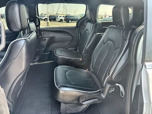 Used 2026 Chrysler Pacifica Limited AWD/4WD image 23