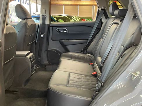 Used 2024 Nissan Rogue Platinum w/ Platinum Premium Package image 18