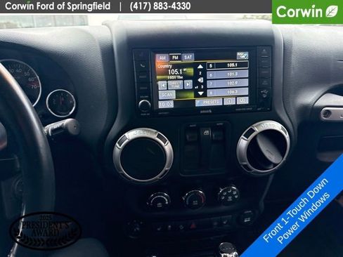 Used 2017 Jeep Wrangler Rubicon AWD/4WD image 13