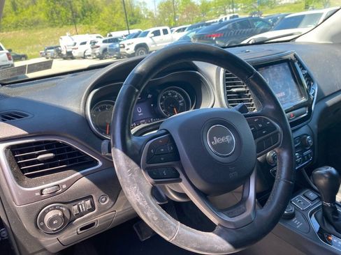 Certified 2019 Jeep Cherokee Limited AWD/4WD image 7