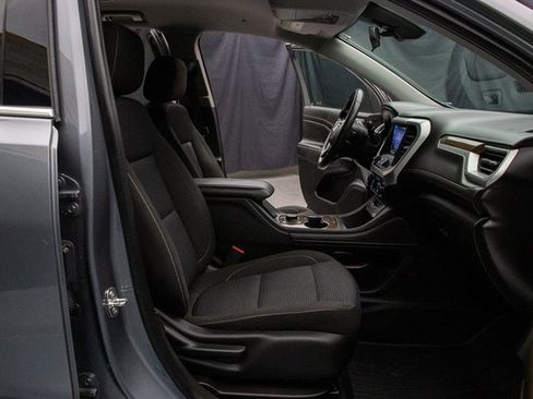 Used 2021 GMC Acadia SLE image 15