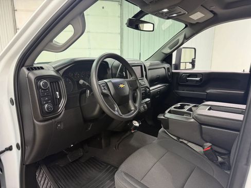 Used 2022 Chevrolet Silverado 2500 Custom w/ Custom Value Package image 12
