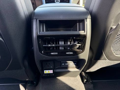 New 2026 Jeep Grand Cherokee Altitude AWD/4WD image 25