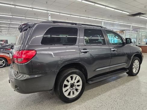 Used 2013 Toyota Sequoia Platinum image 4