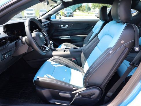 Used 2025 Ford Mustang Coupe RWD image 13