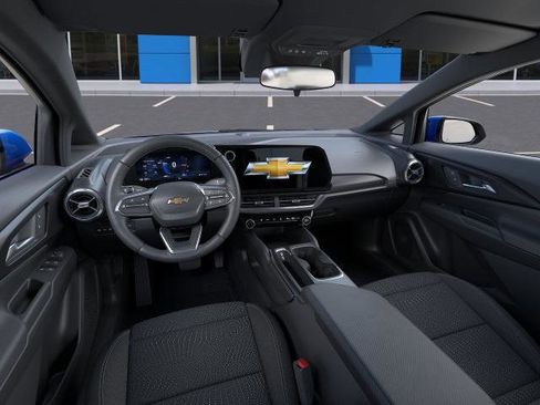 New 2026 Chevrolet Equinox EV LT image 32