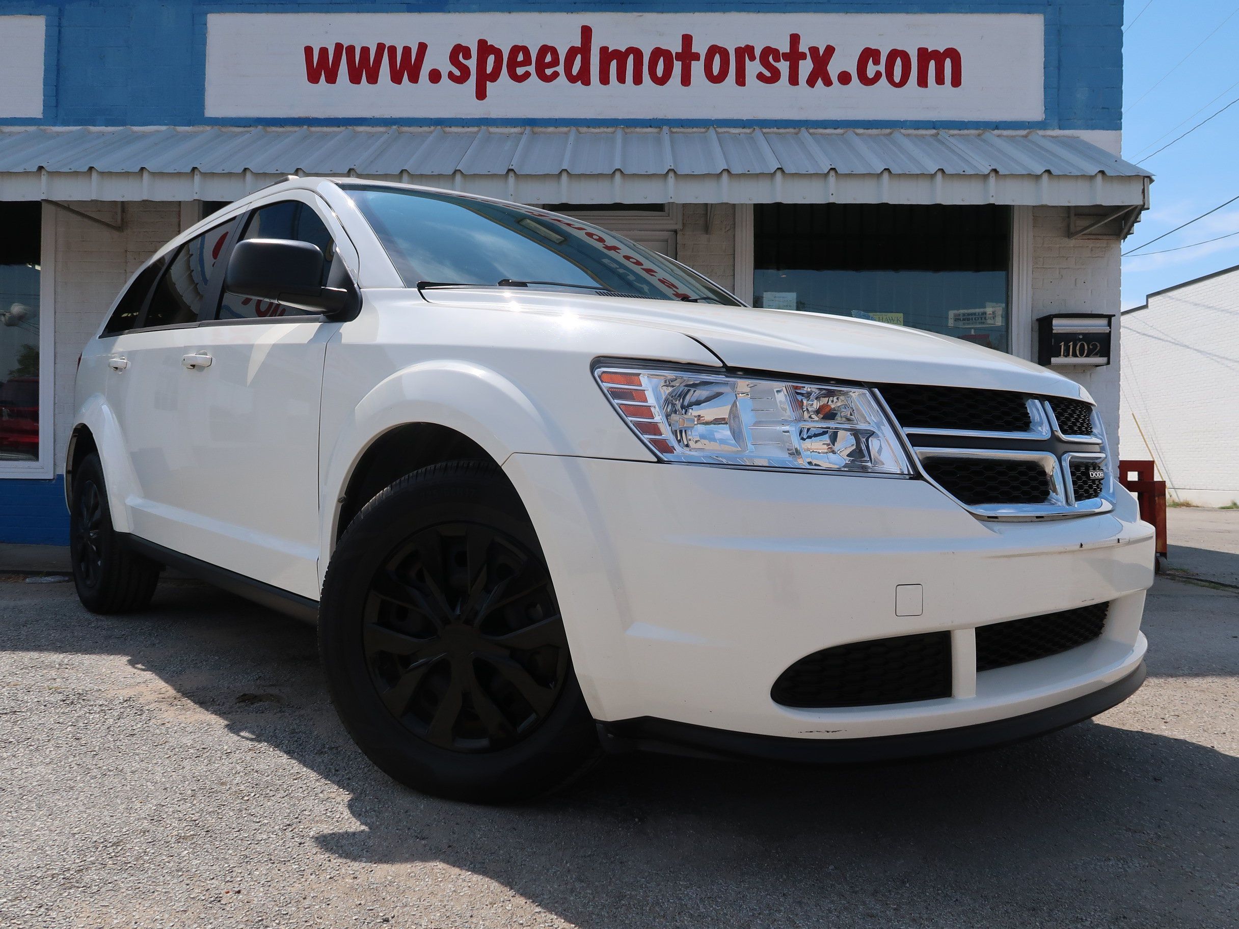 Used 2019 Dodge Journey SE FWD image 2