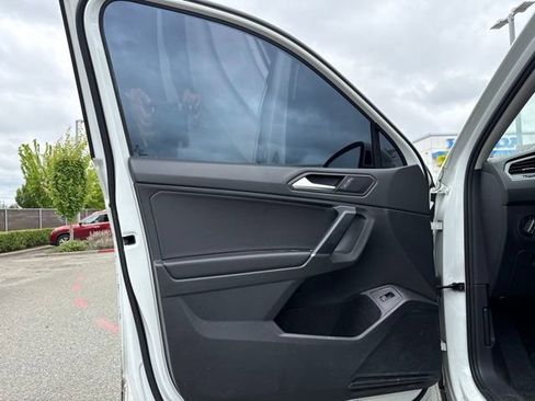 Used 2020 Volkswagen Tiguan SEL w/ 3rd Row Seat Package AWD/4WD image 13
