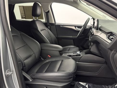 Used 2022 Ford Escape Titanium image 39