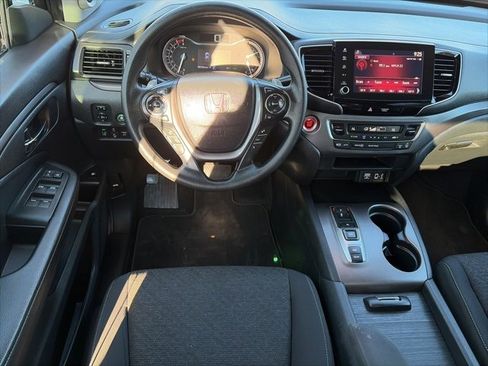 Used 2023 Honda Ridgeline Sport image 16