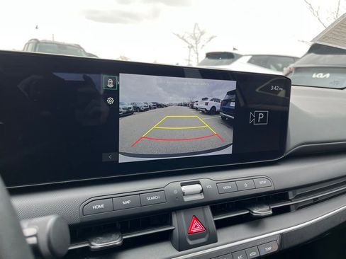 Used 2025 Kia K4 LXS image 22