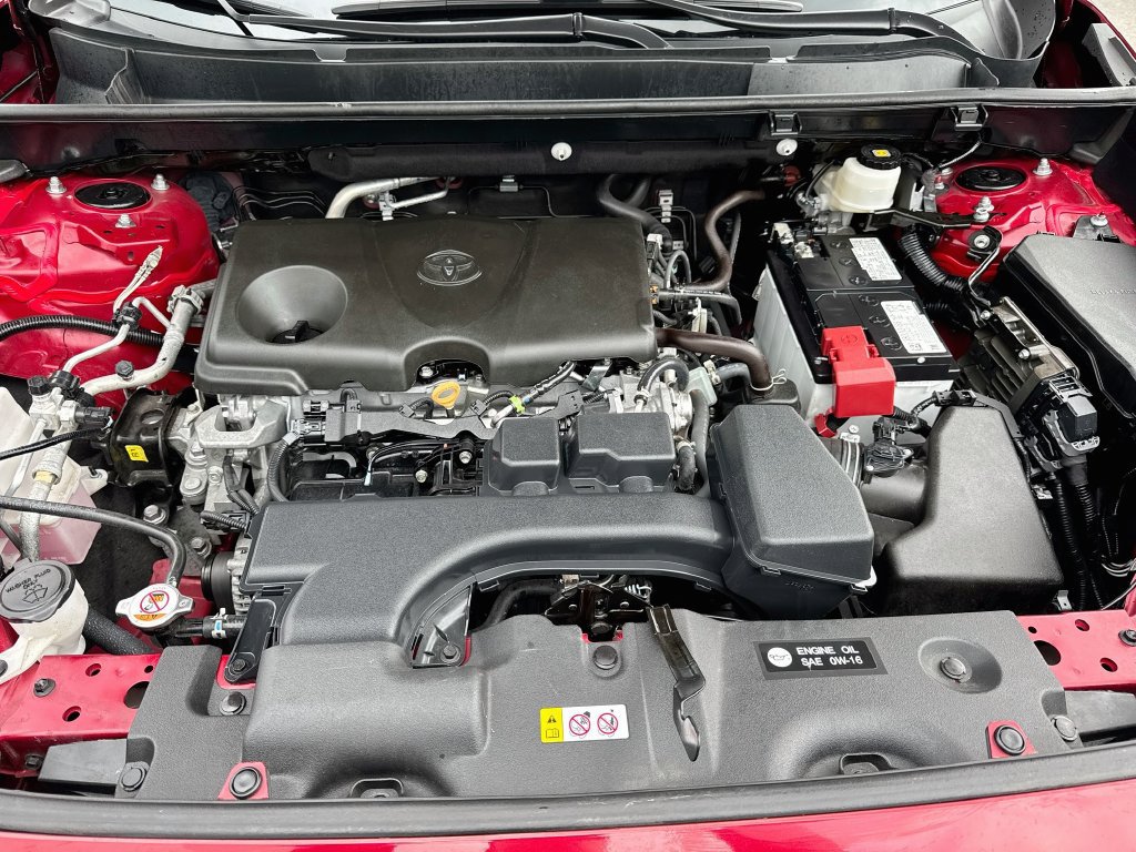 Used 2025 Toyota RAV4 XLE AWD/4WD image 36